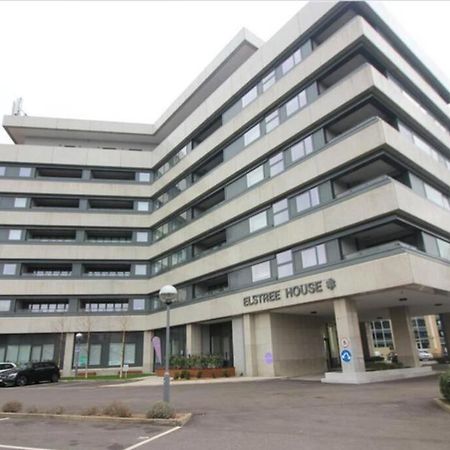 Luxury 1 Bedroom Apartment With Netflix & Parking Borehamwood Exteriör bild