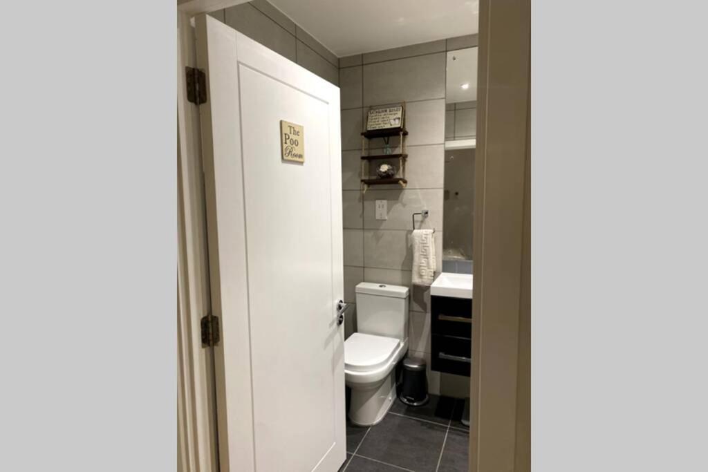 Luxury 1 Bedroom Apartment With Netflix & Parking Borehamwood Exteriör bild